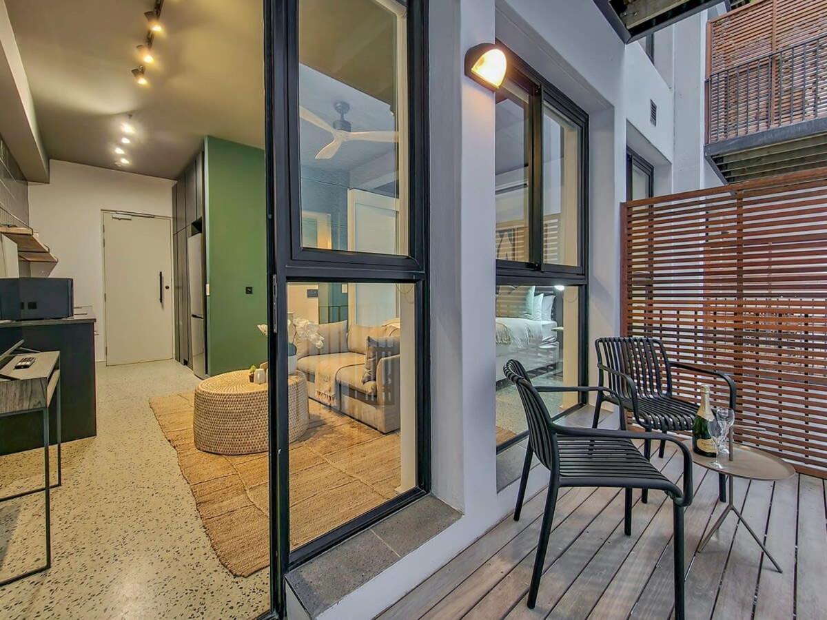 Loadshedding Free, Secure, Rooftop Pool- Wifi Apartment