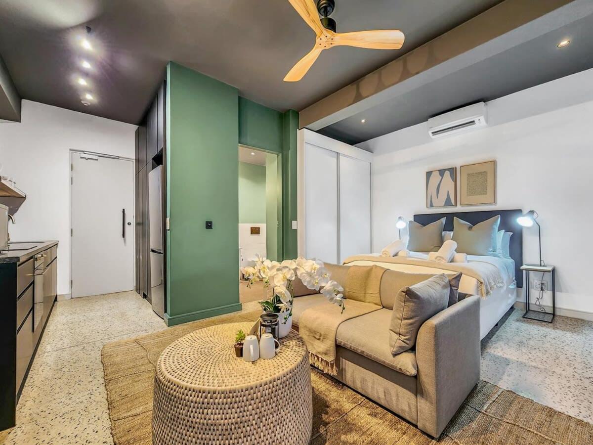 Loadshedding Free, Secure, Rooftop Pool- Wifi