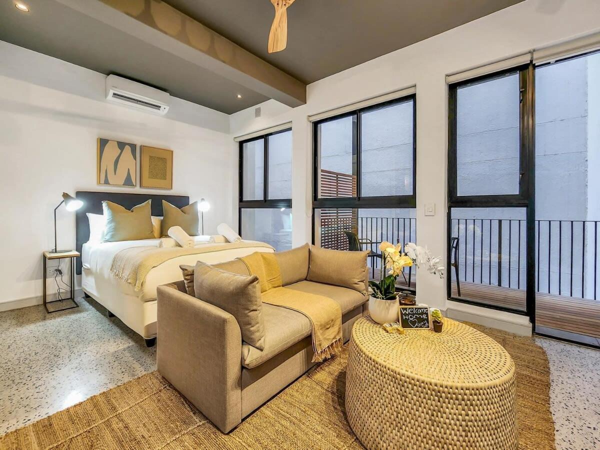 Loadshedding Free, Secure, Rooftop Pool- Wifi * Cape Town